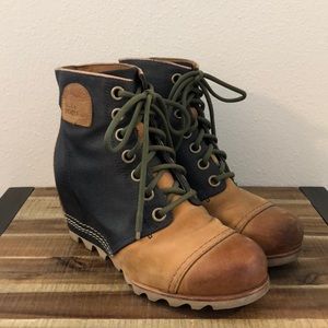 Sorel PDX wedge boot